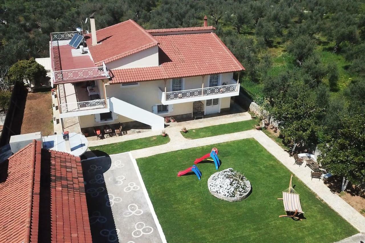 Eleni'S Holiday Home Kalamata Esterno foto