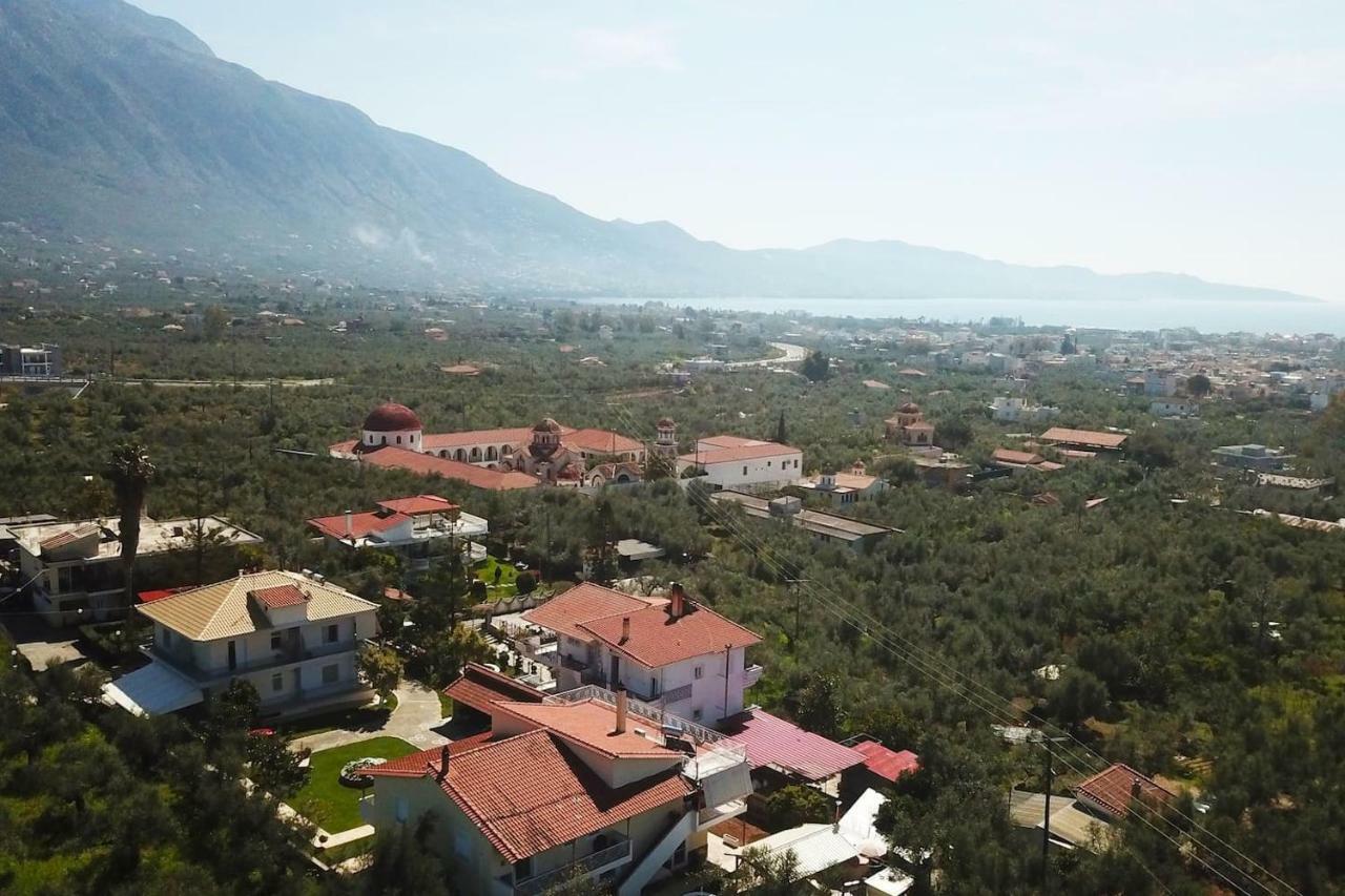 Eleni'S Holiday Home Kalamata Esterno foto